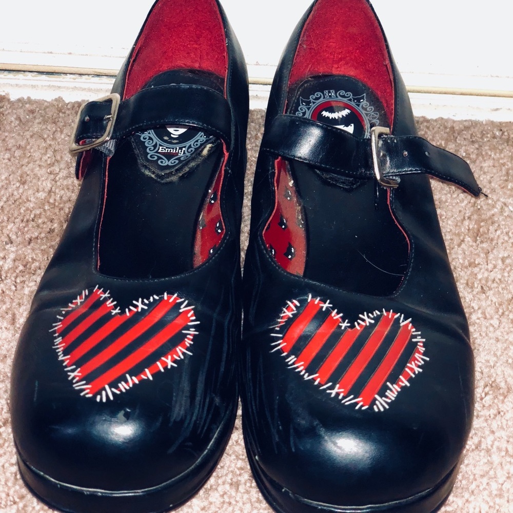 TUK Emily the Strange Stitch Heart Shoes
